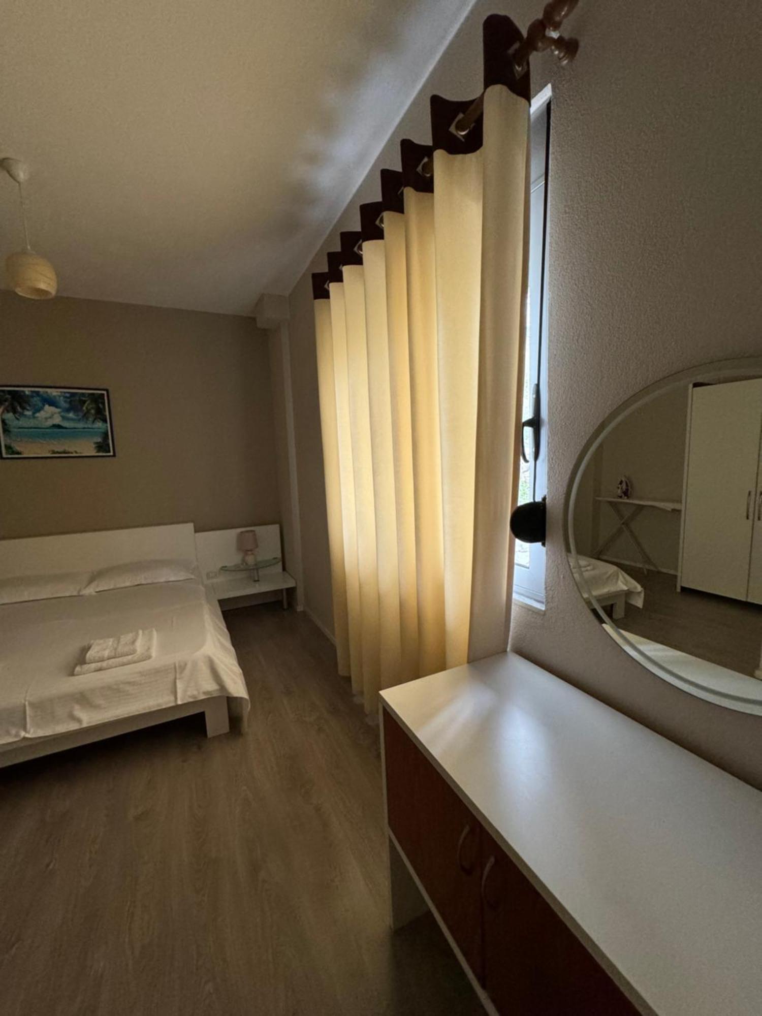 Violet'S Boutique Apartments Sarandë Exterior foto